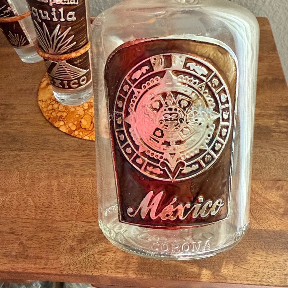Palm Tree Tequila Shot Glass Holder Set - Picture 4 of 5
